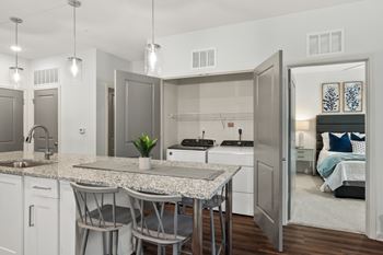 Full-size washer/dryer or hook-ups